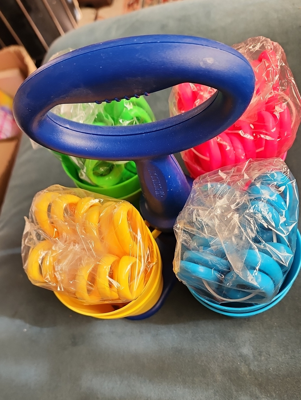 Scissor Caddy With 24 Pairs Of Scissors ( Pointed). New